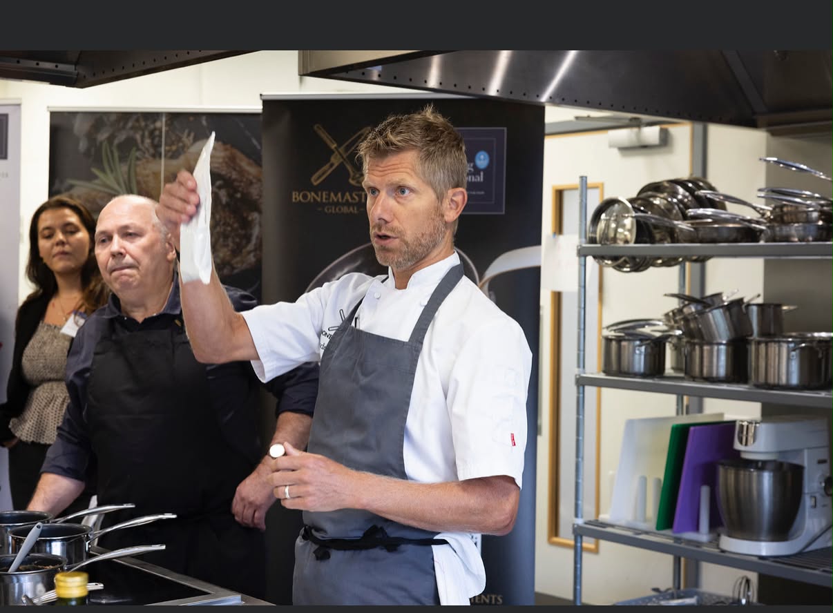What Makes Oliver Harvey Chef Jackets Different: A Craftsmanship Deep Dive 